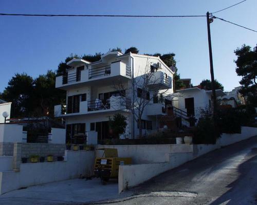Hostal Apartment Slatine 460a