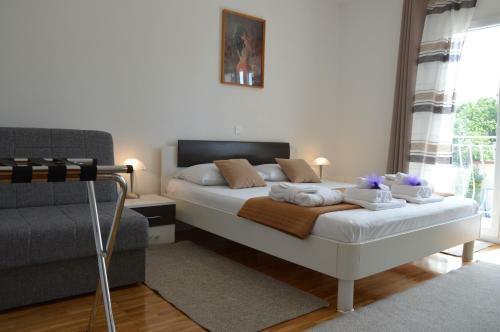 Apartment A. ?i?i?