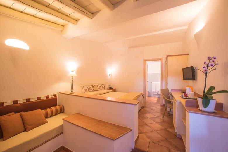 Hotel Ollastu