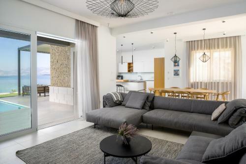 Acadia Beach Villas Slatine
