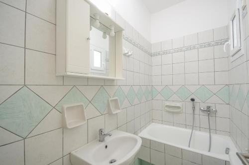 Polemis Studios & Apartments