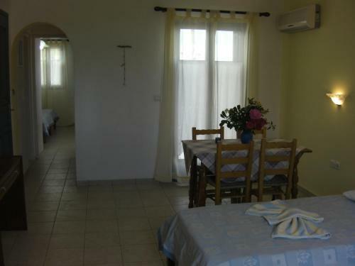 Hostal Blue And White