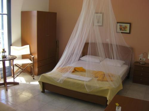 Hostal Blue And White