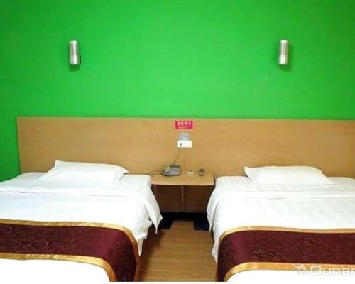Posada Enshi Fast 8 Business Inn