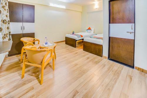 Hotel Fabexpress The Paradise