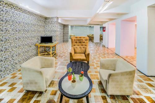 Hotel Fabexpress The Paradise