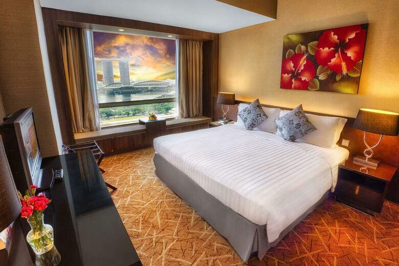 Peninsula Excelsior Hotel