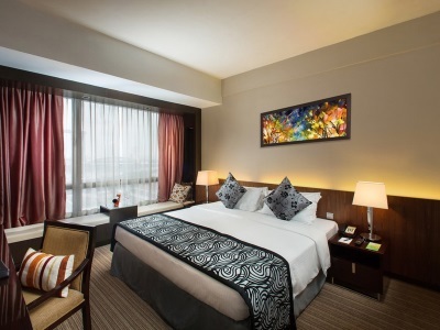 Peninsula Excelsior Hotel