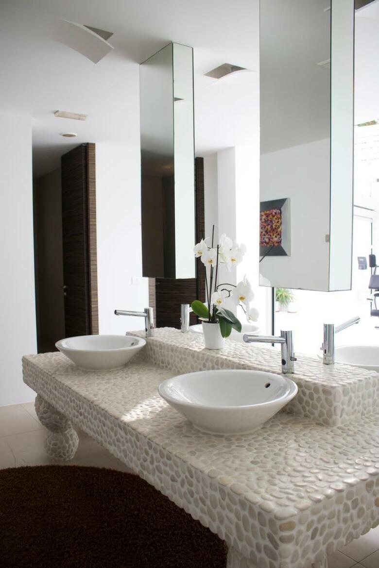 White Hotel Resort