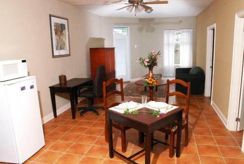 Hostal Guest House Villa Mishkan