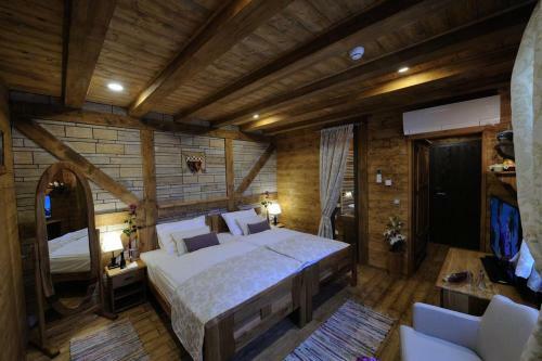 Ethno Houses Plitvica Selo
