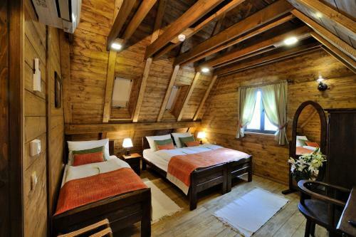 Ethno Houses Plitvica Selo