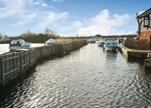 Ferry Marina Cottages
