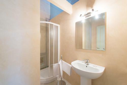 Hostal Palazzo Piazza Mazzini