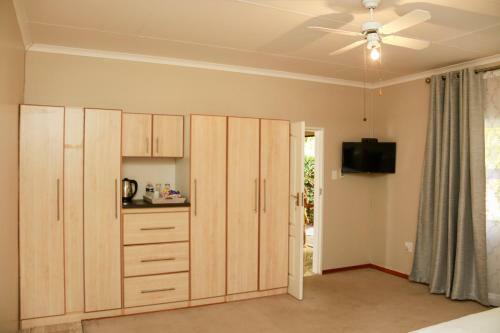 Bed & Breakfast Poetry Guestrooms
