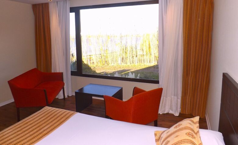 Xelena Hotel & Suites