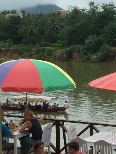 Hostal Merry Riverside Hotel