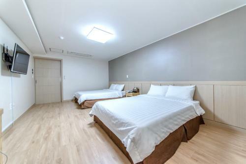 Jungmoon City Hotel