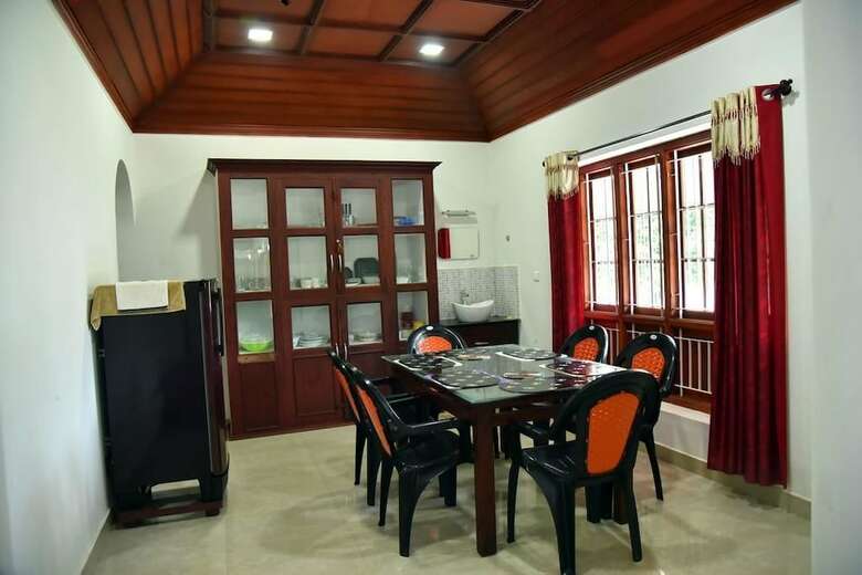 Bed & Breakfast Marayoor Holidays