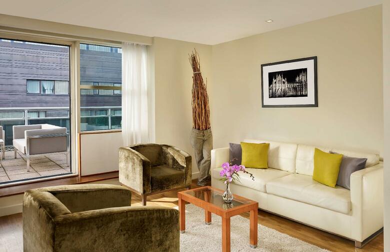 Hotel Park Plaza Victoria London