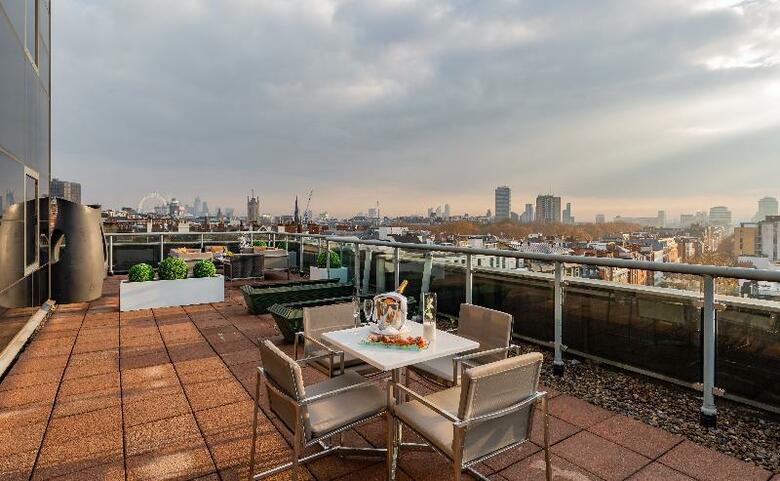 Hotel Park Plaza Victoria London
