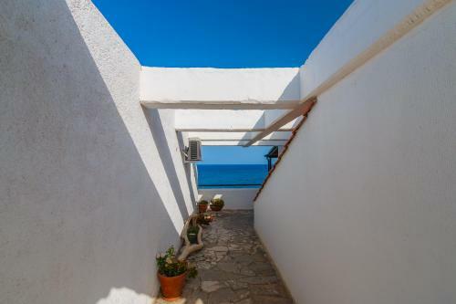 Aparthotel Grekis Beach Hotel And Apartments
