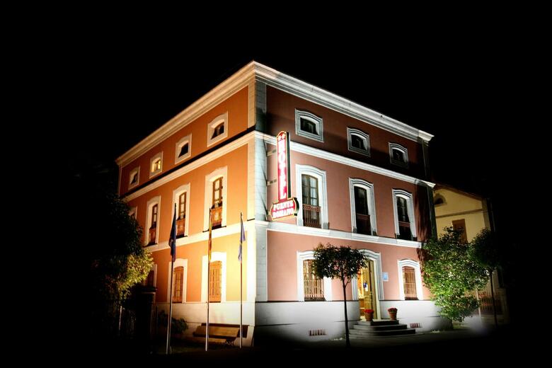 Hotel Puente Romano