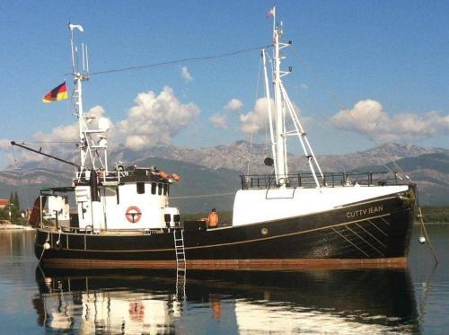 Boat Ms Cutty Jean
