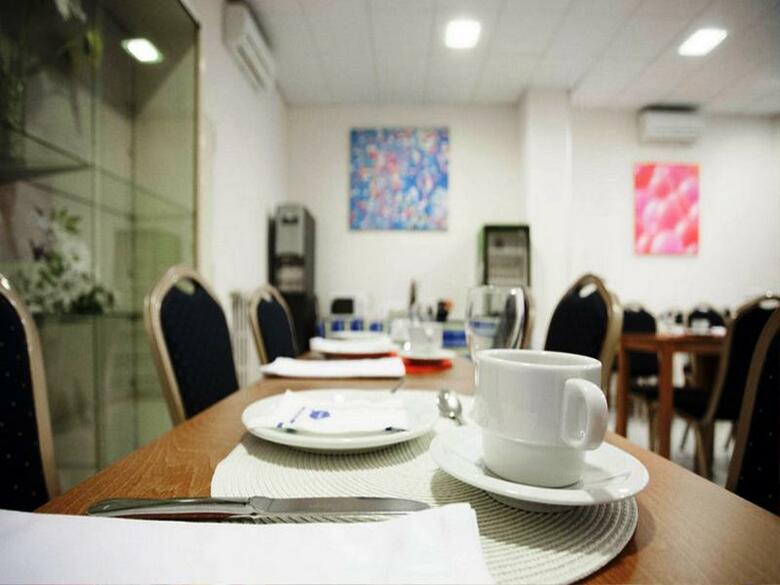 Hotel Amic Col�n