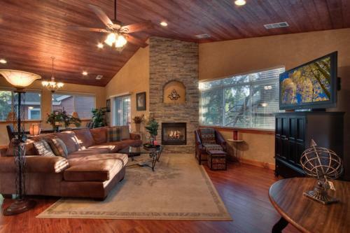 Creekwood Lodge
