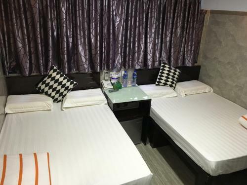 Hostal Modern Hotel