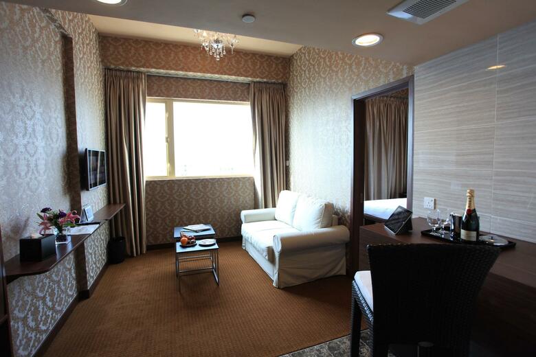 Grand City Hotel