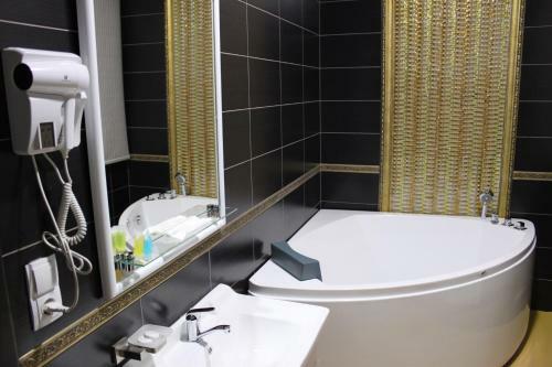 Astor Hotel