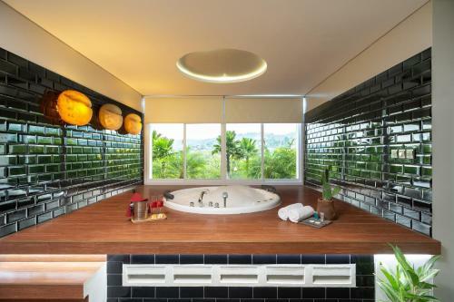 Clove Garden Hotel & Residence