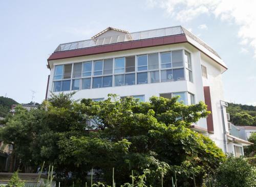 Bed & Breakfast Atami Koro