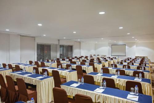 Amaris Hotel Padjajaran - Bogor