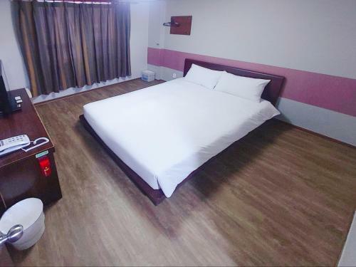 New Manhattan Tourist Hotel