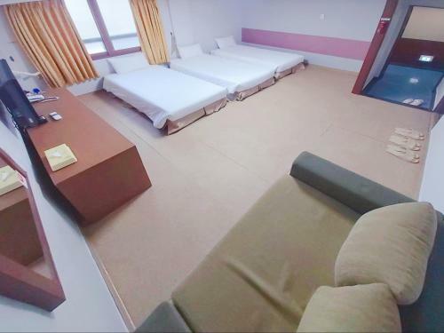 New Manhattan Tourist Hotel