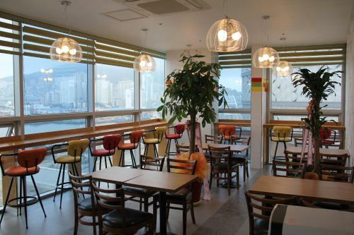 Hostal Hyu Plus Guesthouse