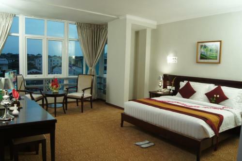 Green Leaf Hotel