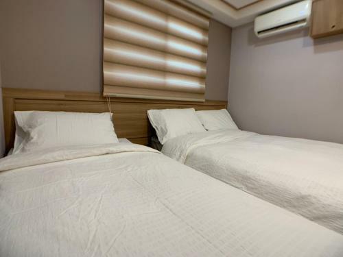 Hostal J-honor Guesthouse