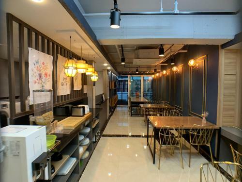 Hostal J-honor Guesthouse
