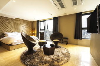Richwell Hotel