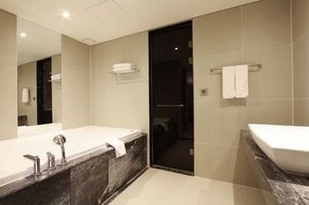 Richwell Hotel