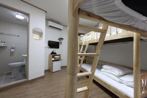 Hostal Charim Guesthouse