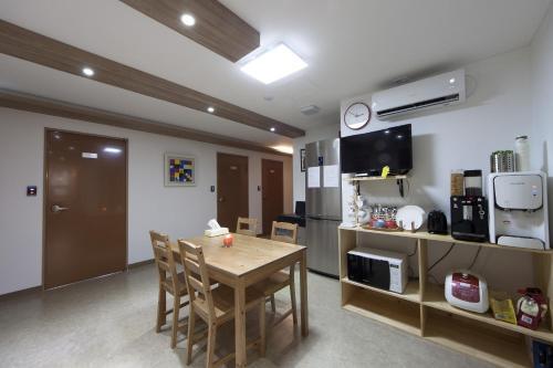 Hostal Charim Guesthouse