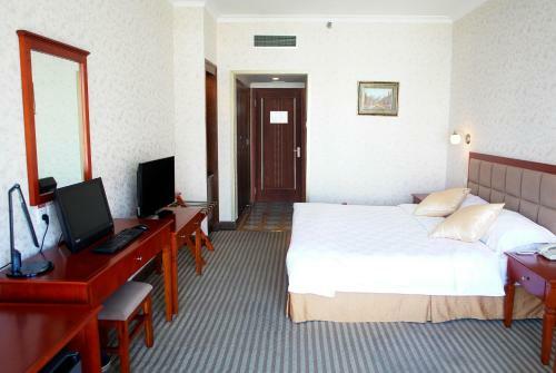Jingbin Hotel