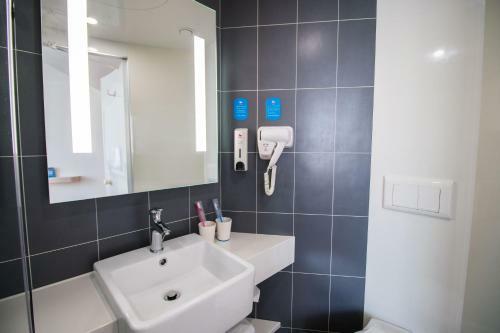 Hotel Hanting Express Beijing Yansha Xiaoyun Bridge