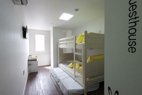 Hostal 24 Guesthouse Myeongdong Town