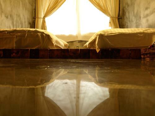 Hostal Twotwo House